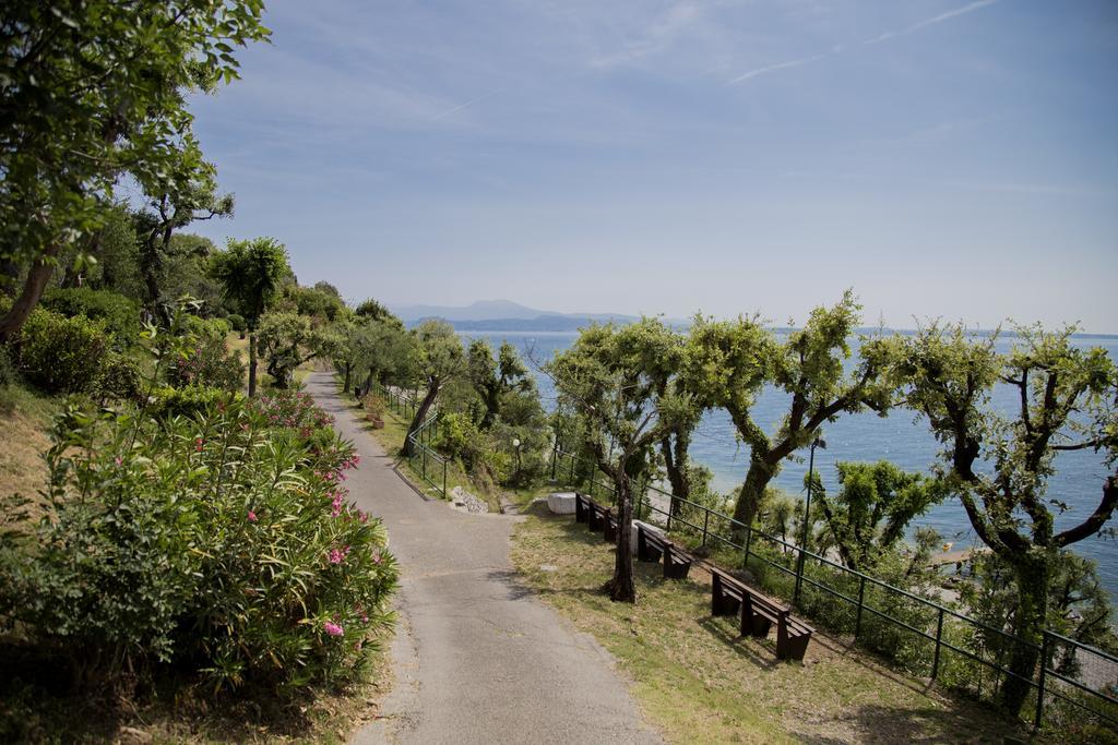 Sereno Camping Holiday Moniga del Garda Exterior photo
